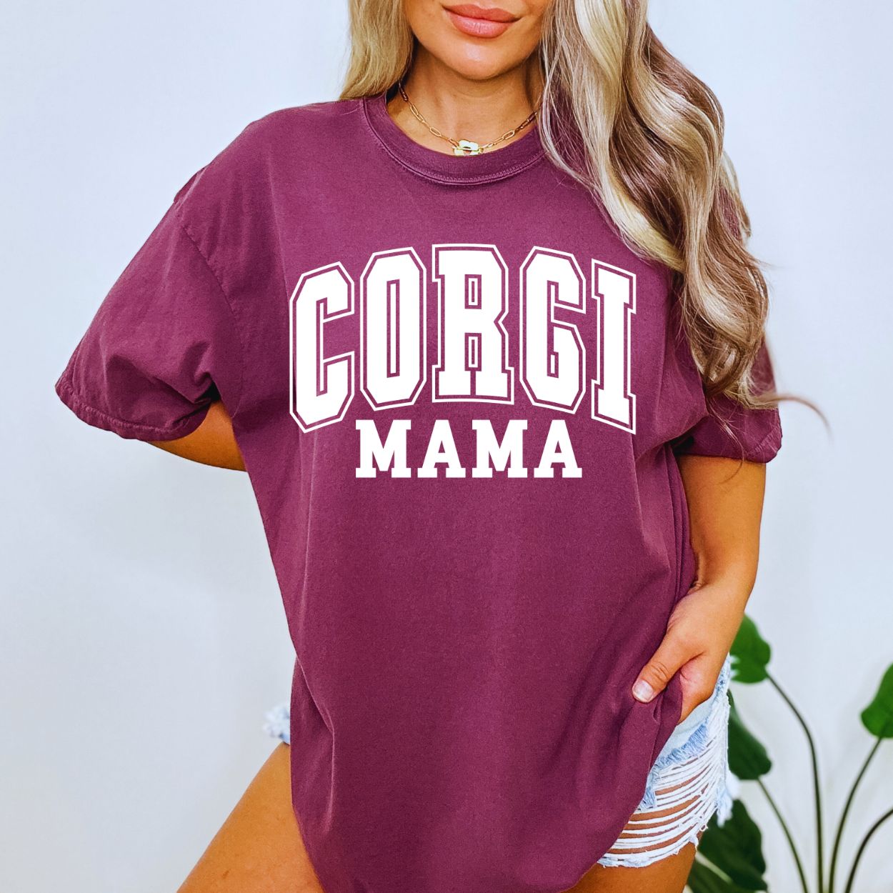 Molly Pistachio® | Corgi Mama T-Shirt